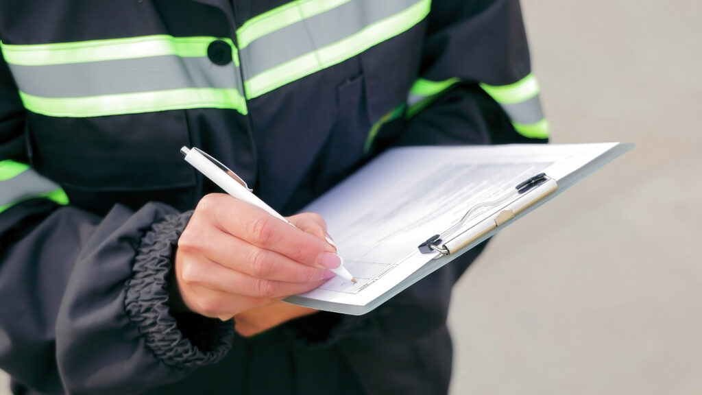 Inspectie uitvoeren door TLC bv, deskudigheid en ervaren monteurs.
